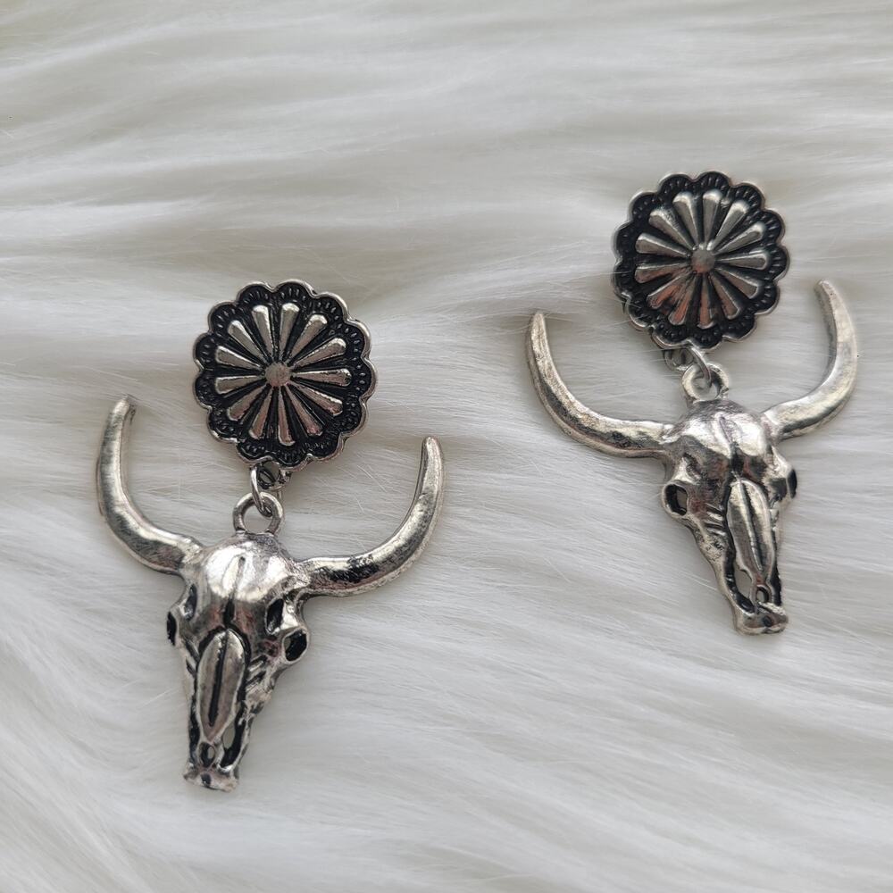 Bull Head Post Dangle‎ Earrings Western Boho Alloy Silver Plated